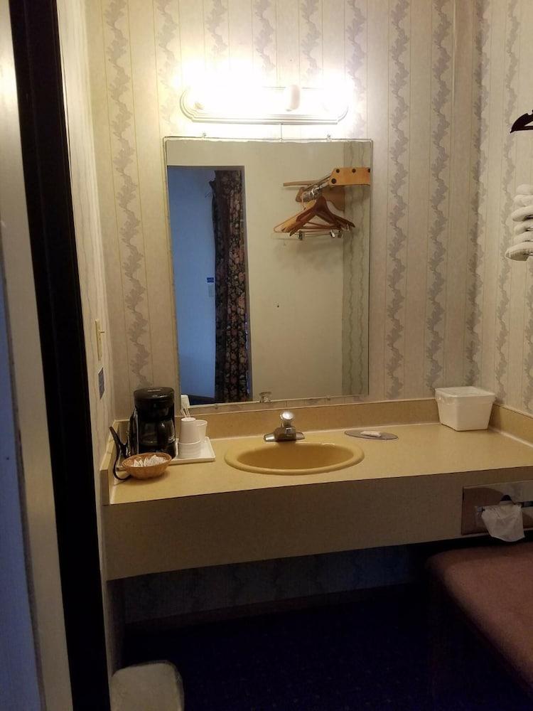Great Lakes Inn Mackinaw City Bagian luar foto
