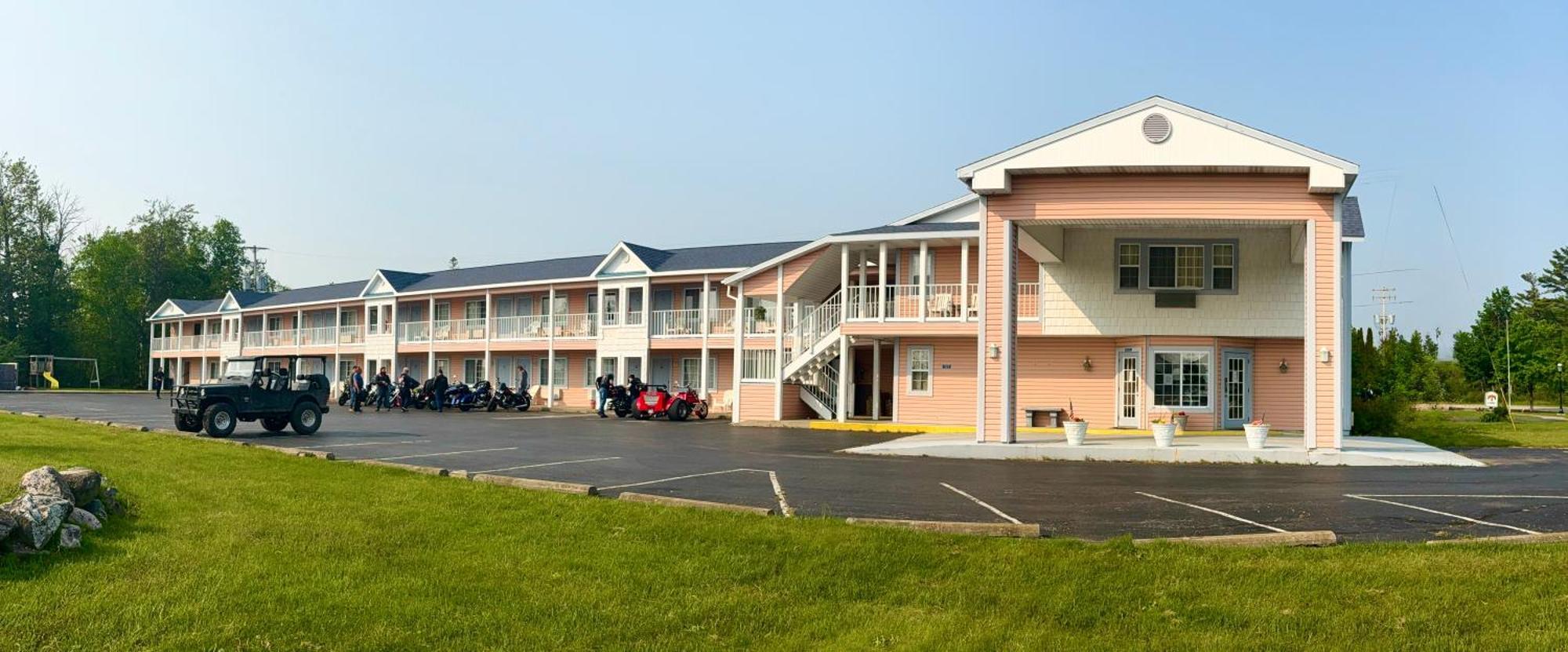 Great Lakes Inn Mackinaw City Bagian luar foto