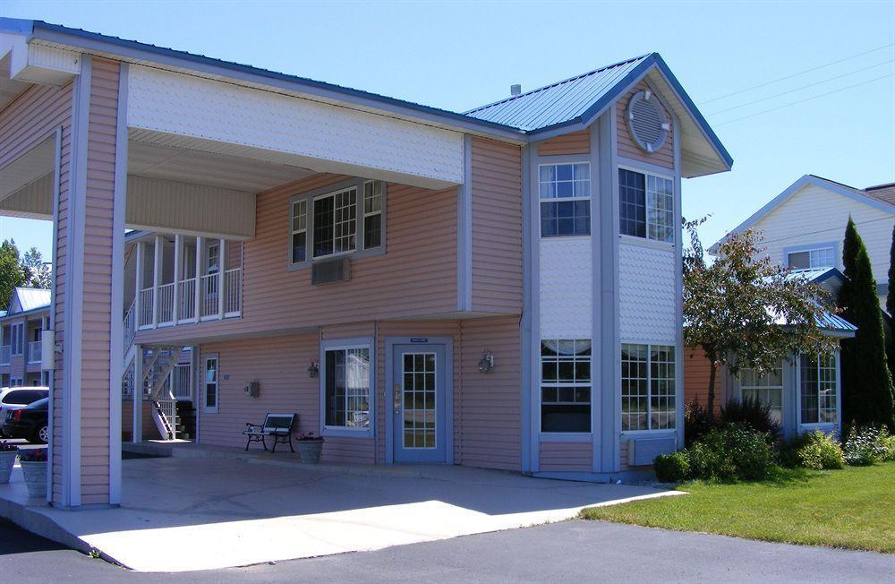 Great Lakes Inn Mackinaw City Bagian luar foto